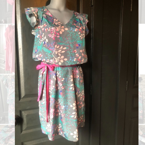 Gray & Hot Pink Floral Keyhole Dress - Picture 2 of 9